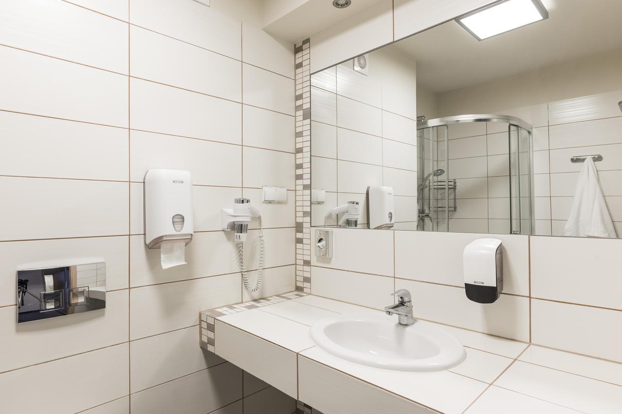 Willa Wiosenna Otel Ozarow Mazowiecki Dış mekan fotoğraf