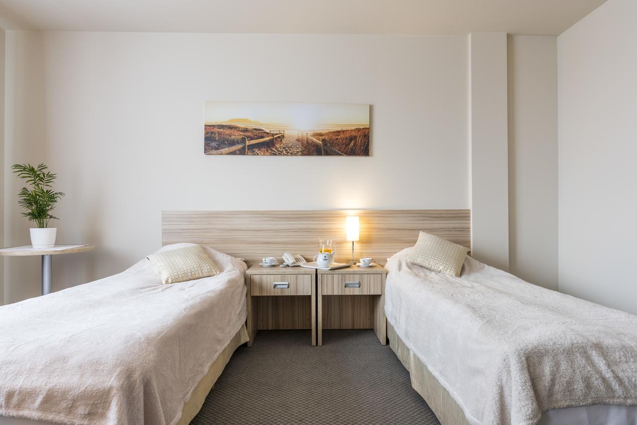 Willa Wiosenna Otel Ozarow Mazowiecki Dış mekan fotoğraf
