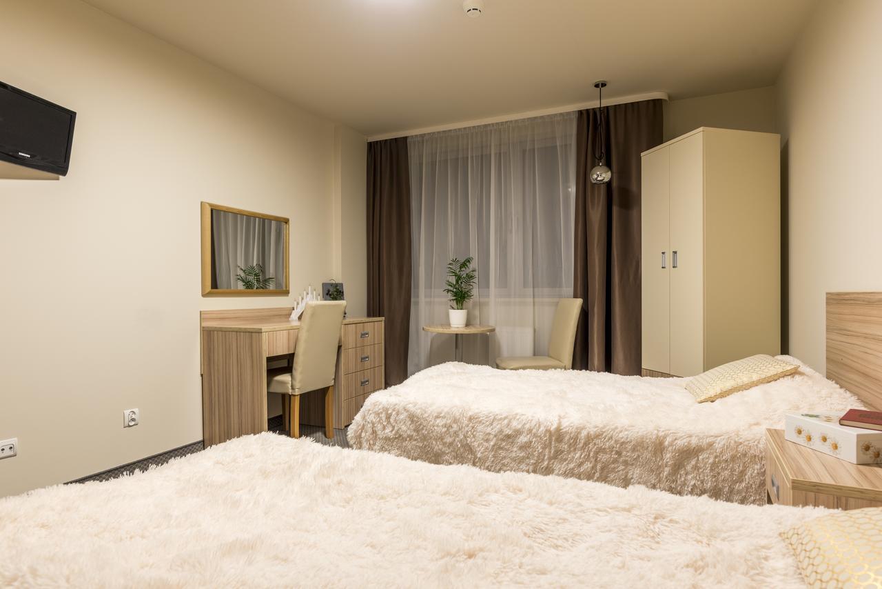 Willa Wiosenna Otel Ozarow Mazowiecki Dış mekan fotoğraf