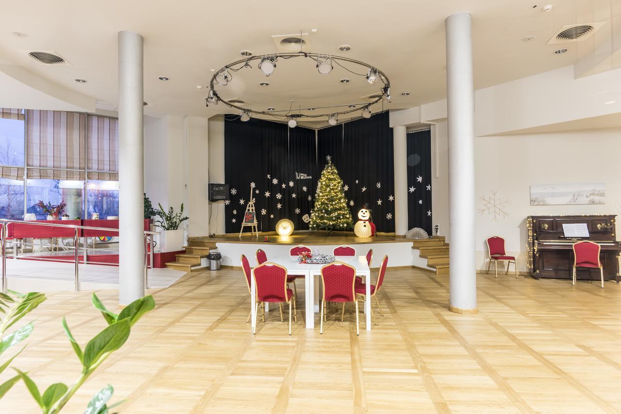 Willa Wiosenna Otel Ozarow Mazowiecki Dış mekan fotoğraf