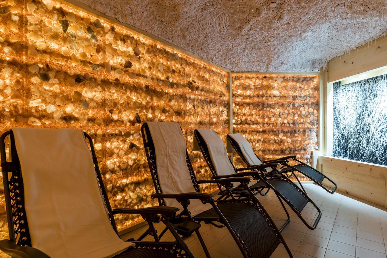 Willa Wiosenna Otel Ozarow Mazowiecki Dış mekan fotoğraf