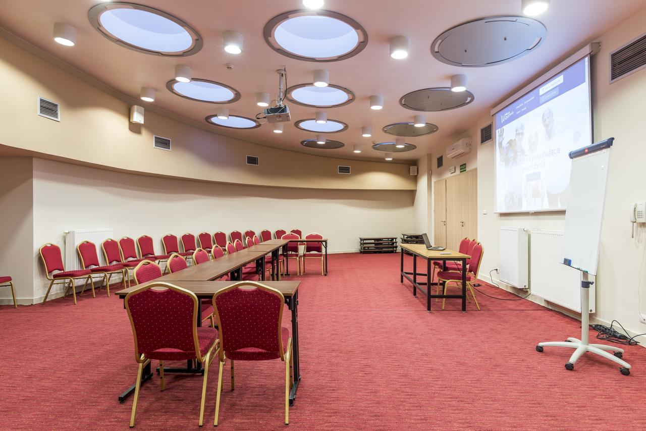 Willa Wiosenna Otel Ozarow Mazowiecki Dış mekan fotoğraf