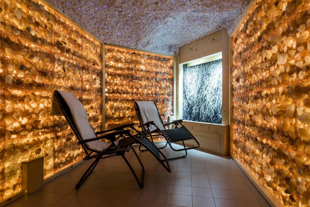 Willa Wiosenna Otel Ozarow Mazowiecki Dış mekan fotoğraf