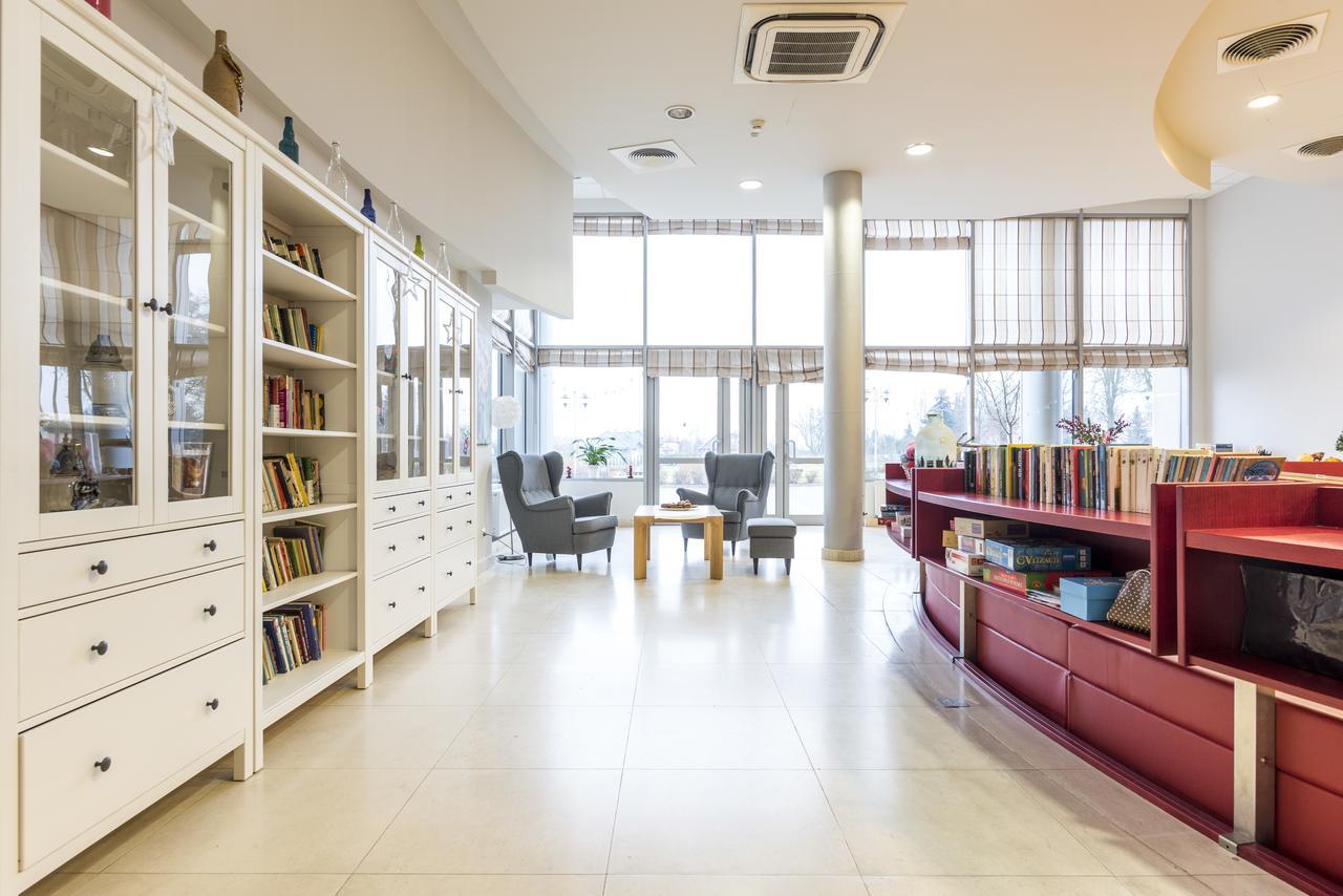 Willa Wiosenna Otel Ozarow Mazowiecki Dış mekan fotoğraf